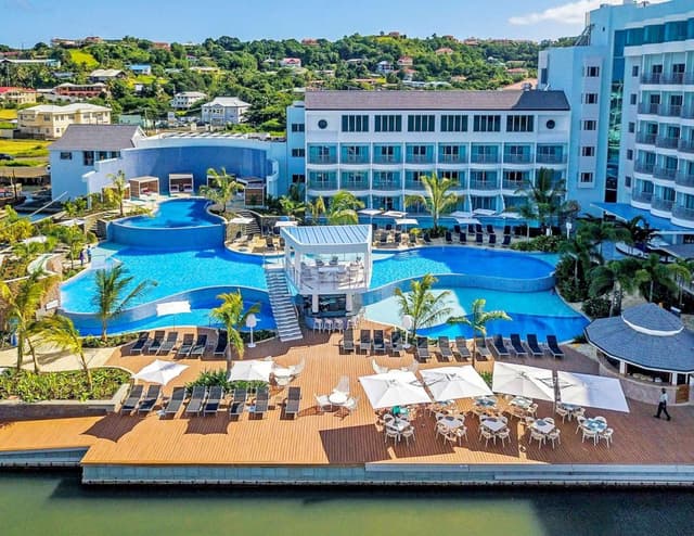 Harbor Club